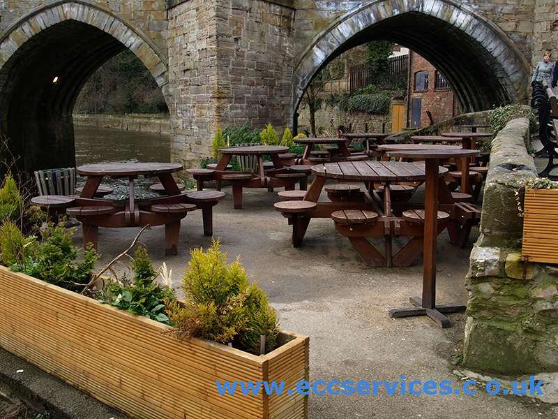 the boathouse beer garden